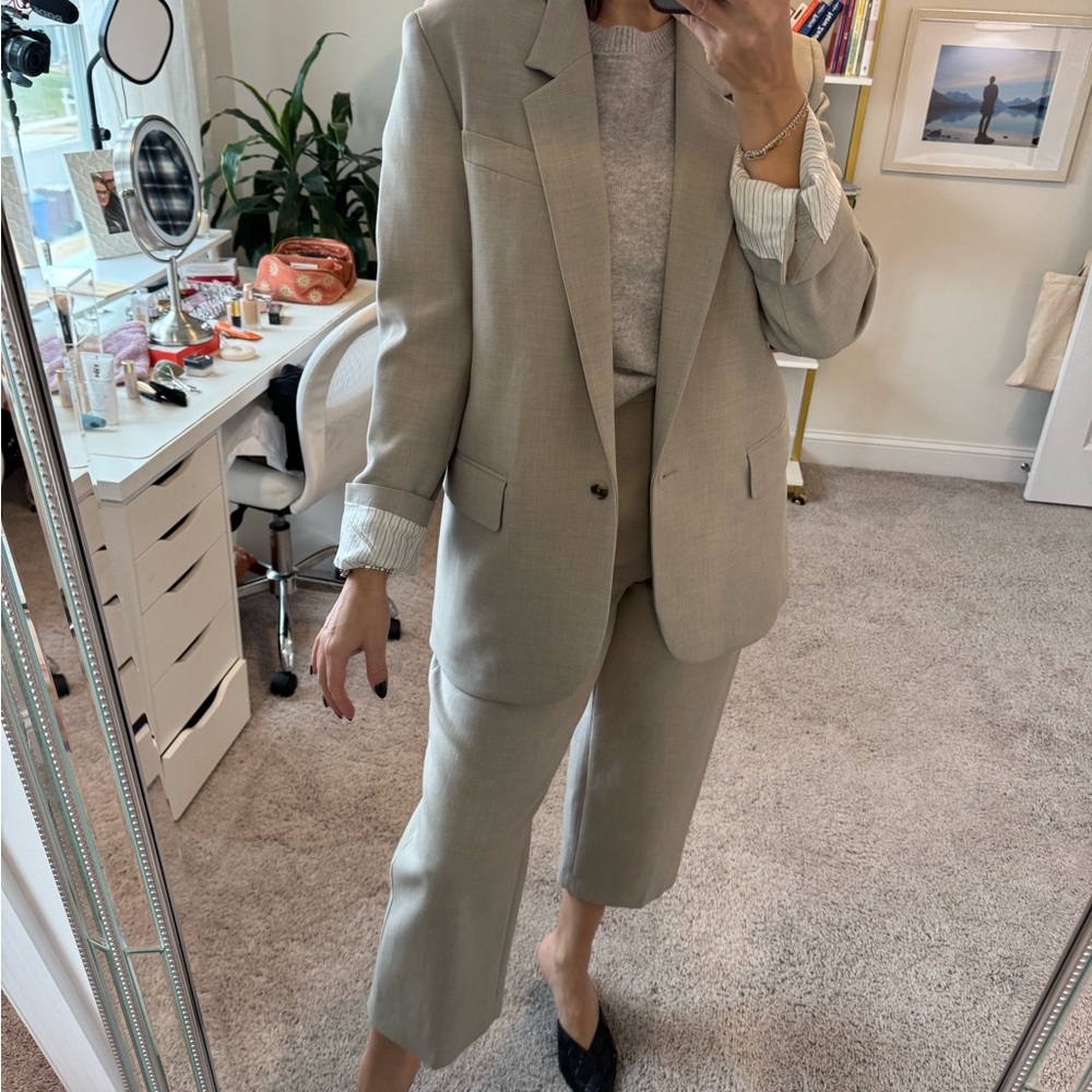 Aritzia blazer and pants Light grey